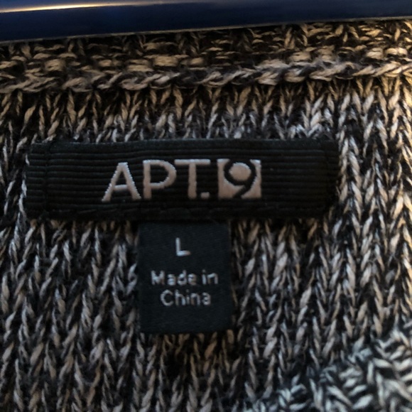 Sweater - Picture 3 of 5